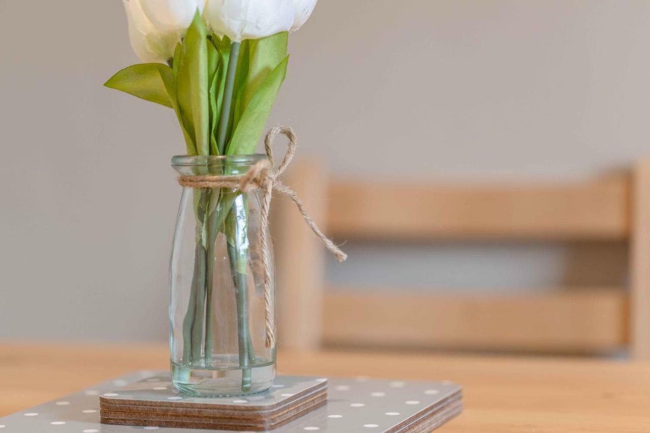 Modern Apartment Within Short Walk Of The Castle, High Street And Long Walk - Free Parking Windsor Kültér fotó