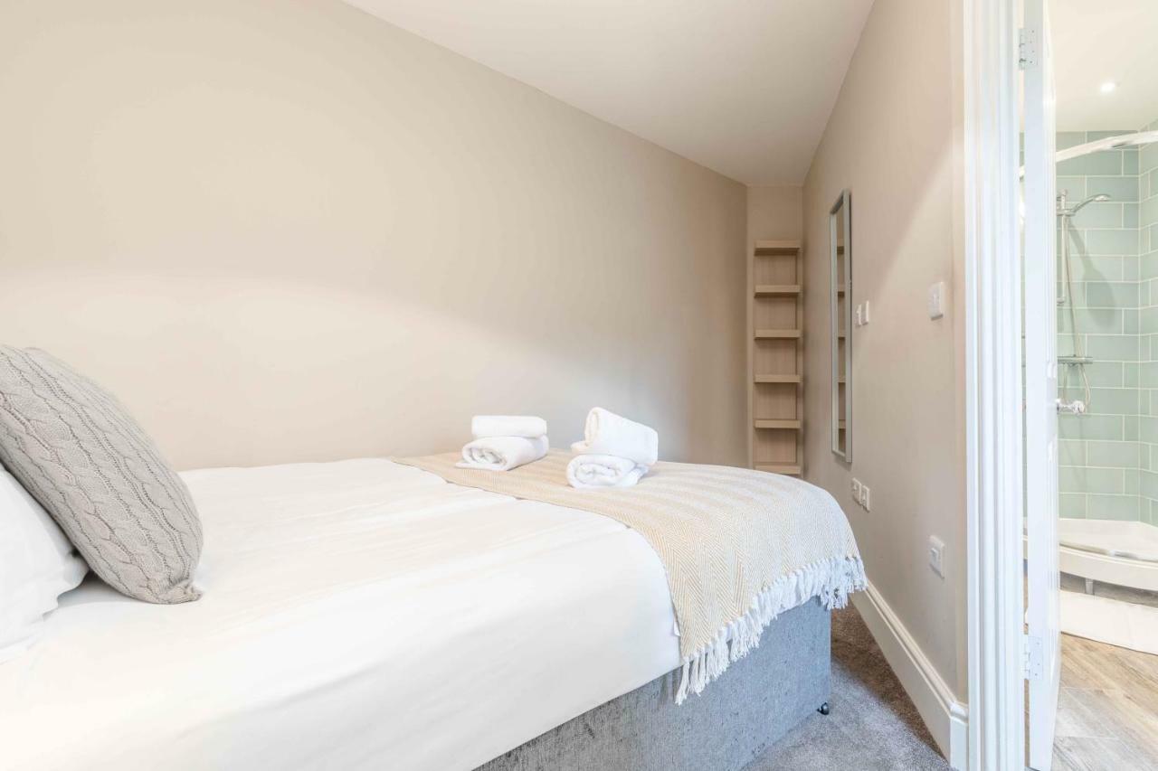 Modern Apartment Within Short Walk Of The Castle, High Street And Long Walk - Free Parking Windsor Kültér fotó